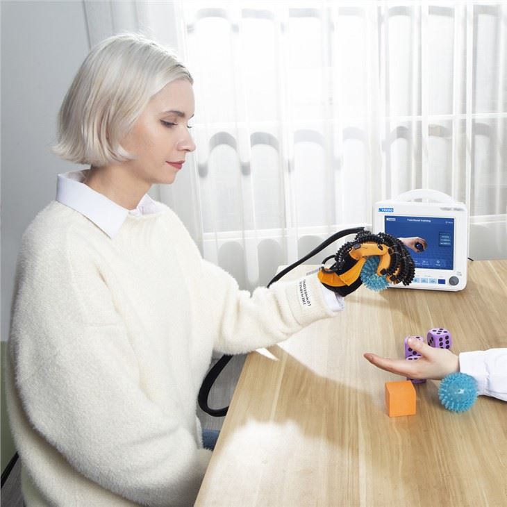 Käeharjutuste robot-sõrme treenimisseade