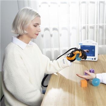 Käeharjutuste robot-sõrme treenimisseade